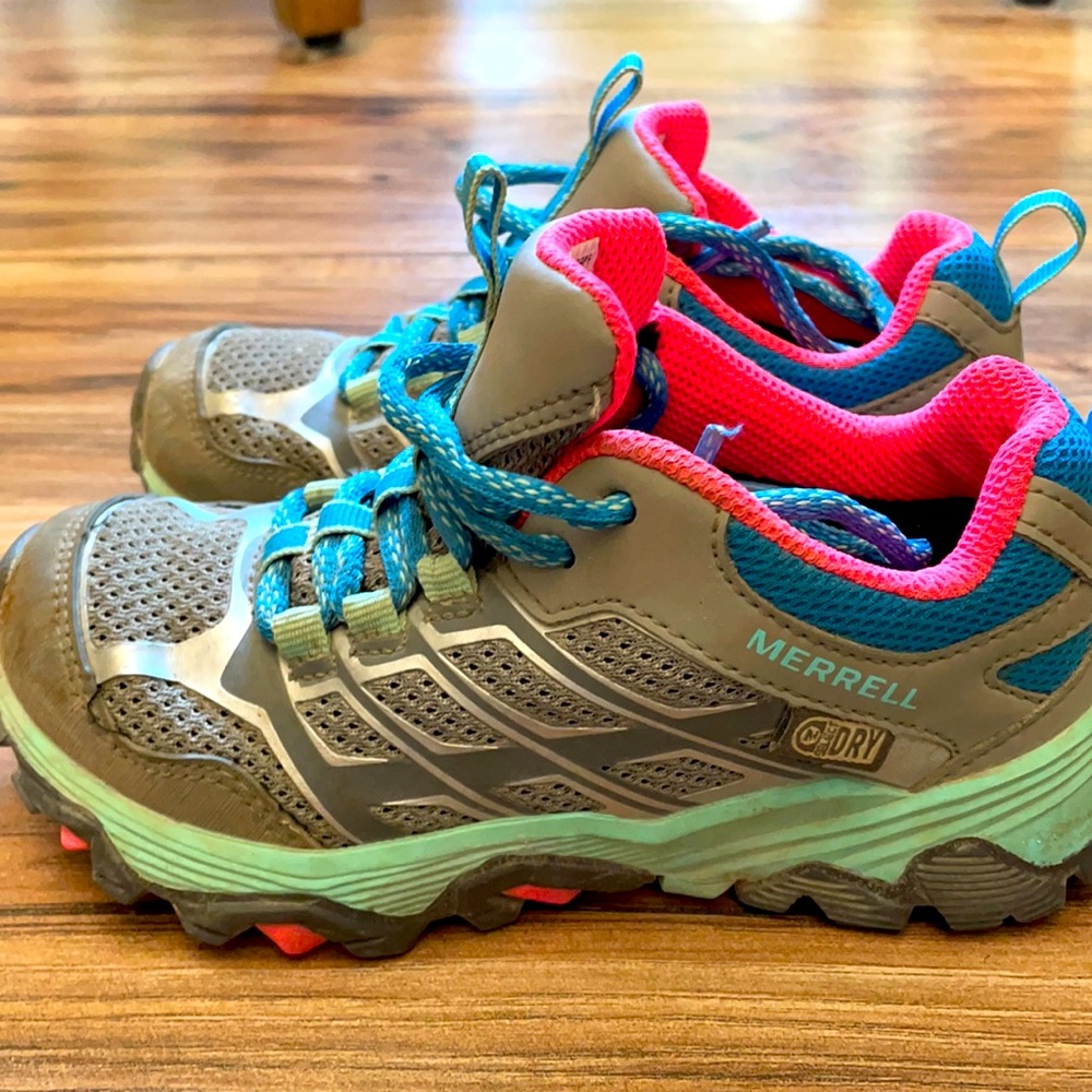 Kids Merrell Moab Low hiking shoe